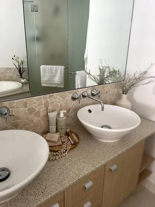 Sea-Esta La Vista Apartment Maroochydore Australia